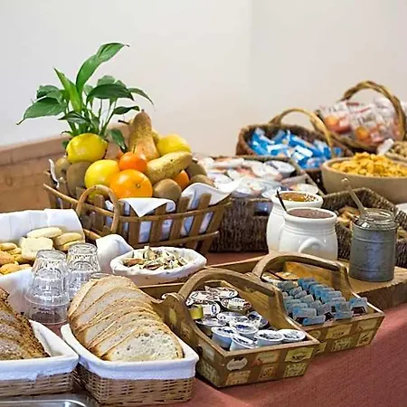 Отель Restaurant La Barme Конье